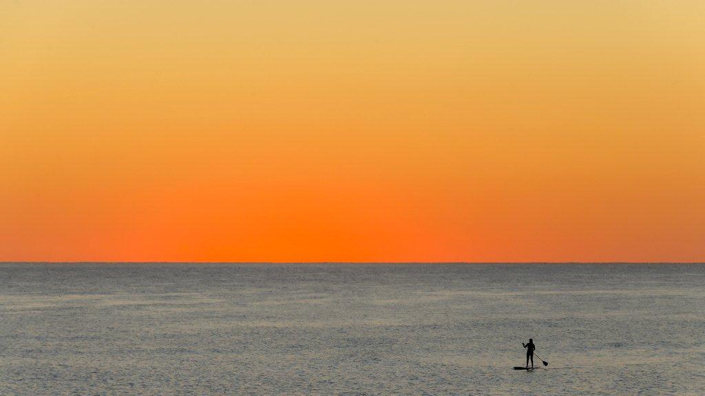 Paddleboarder_(GH)-(ZF-0683-92932-1-004)