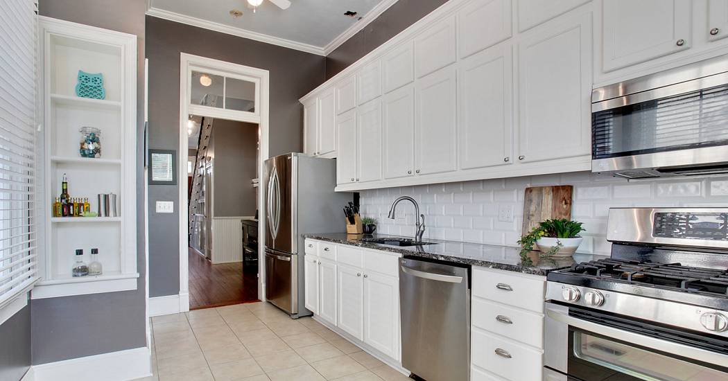 Three-Oaks-Realty-407 E Huntingdon-Kitchen2.jpg