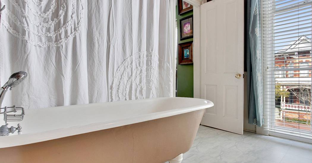 Three-Oaks-Realty-407 E Huntingdon-Master Bath2.jpg