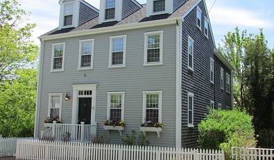 Beautiful Custom Built Colonial Home 
