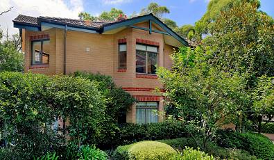 ELEGANT LIVING  The Manors 