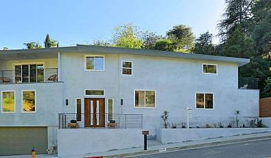 Remodeled Home Great For Entertaining 
