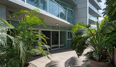 Full Service High Rise in Great Location