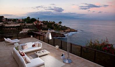 Luxury villa with a swimming pool 