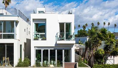 STUNNING MODERN VENICE HOME
