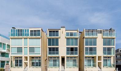 OCEAN VIEWS RIGHT ON THE BEACH