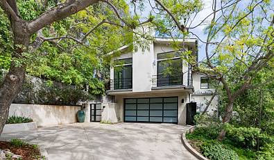 UNIQUE, REBUILT CONTEMPORARY GEM