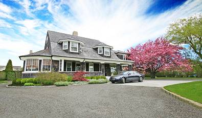 Historic Home In The Estate Section