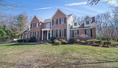 Beautiful Colonial in Legacy Woods
