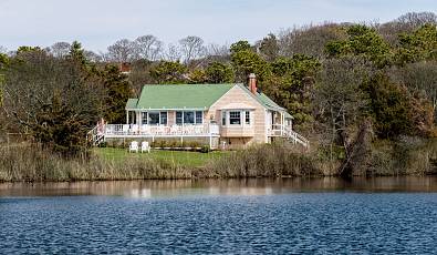 Mermaid Boathouse Waterfront Cottage